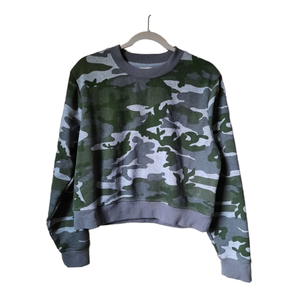 ❤️ Brooklyn Cloth, Woman long sleeves sweaters, Crewneck, Size L, Camo p…
